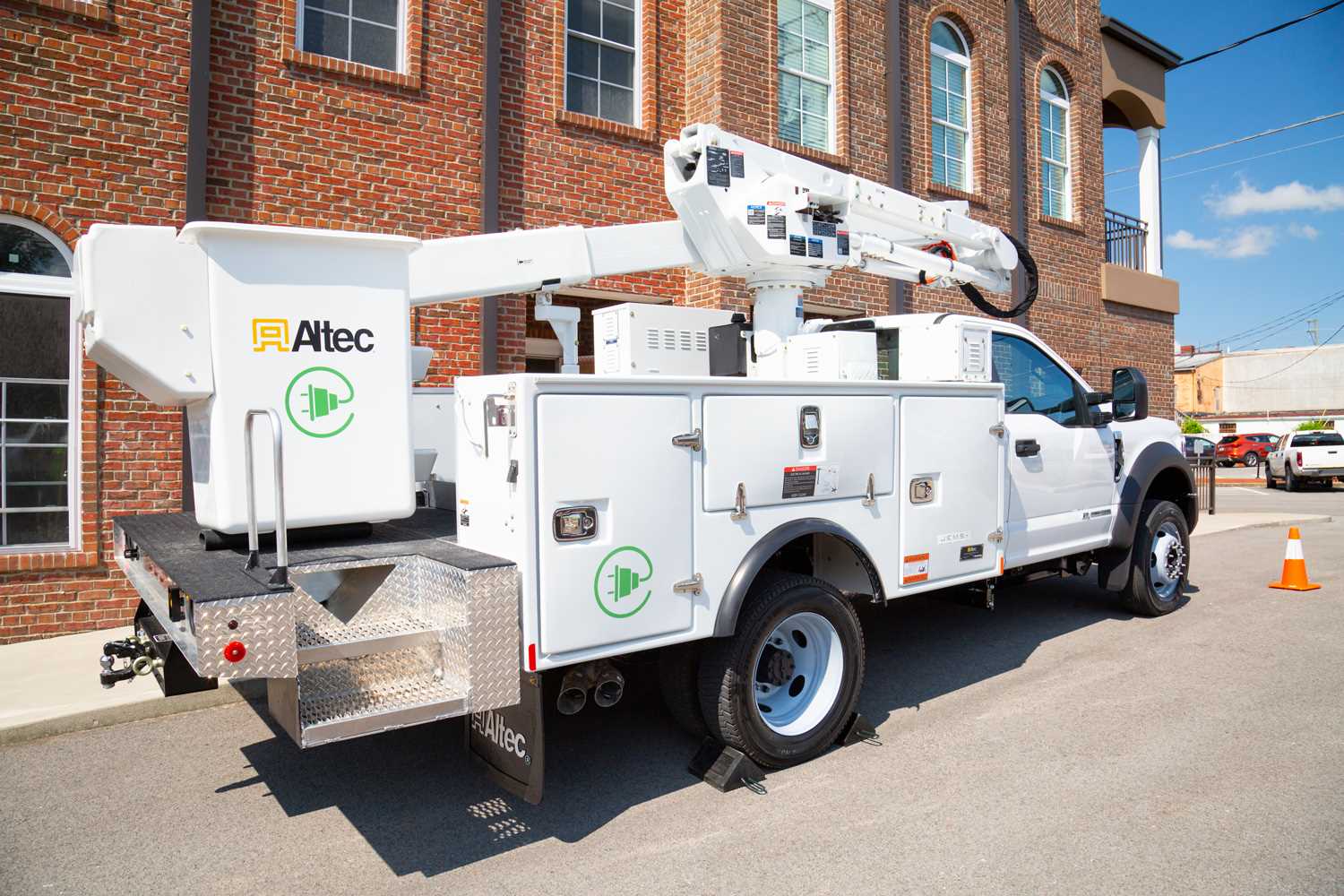 altec bucket truck repair manual